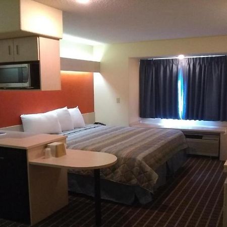 Travelodge By Wyndham تشادرون المظهر الخارجي الصورة