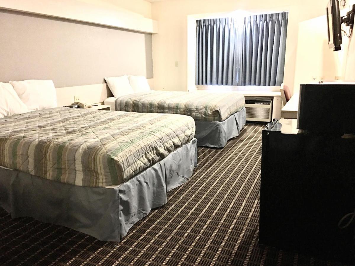 Travelodge By Wyndham تشادرون المظهر الخارجي الصورة